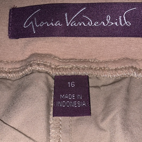 Gloria Vanderbilt Skort size 16 khaki. - Picture 4 of 5